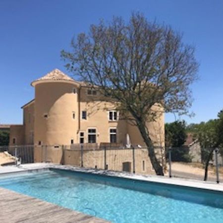 Appartement 4 Personnes Dans Chateau Avec Piscine Lussan  Exterior photo