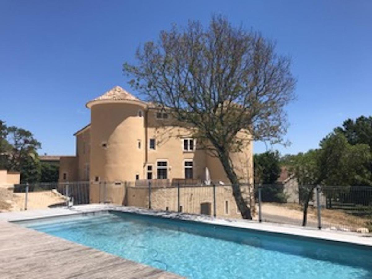 Appartement 4 Personnes Dans Chateau Avec Piscine Lussan  Exterior photo